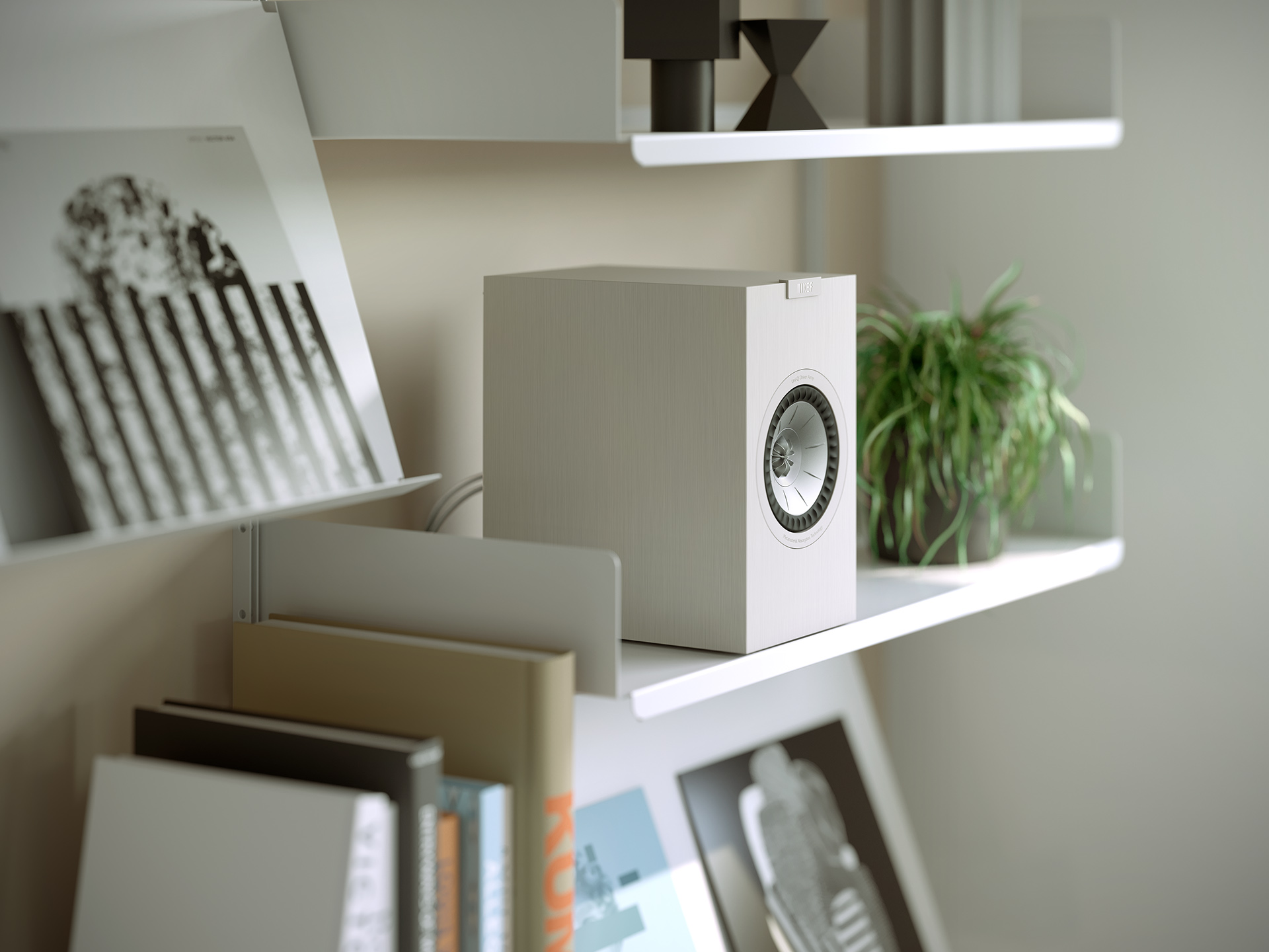 KEF_Q1 Meta_lifestyle_image_closeup.jpg